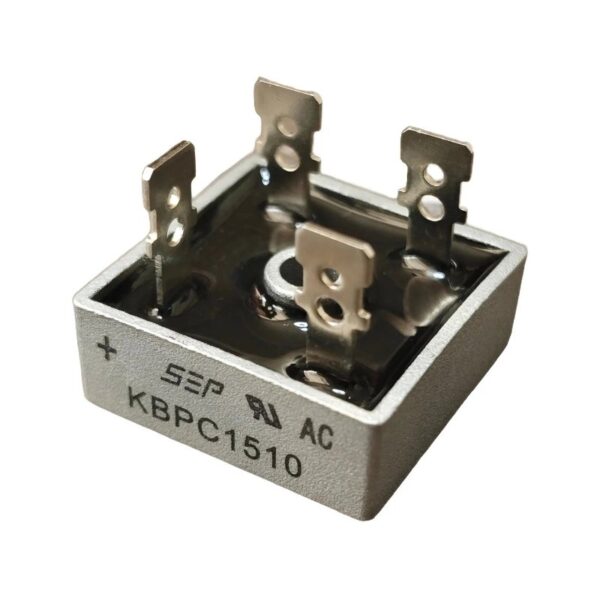 Vista frontal del puente rectificador KBPC1510 de 15A 1000V, ideal para proyectos de conversión AC a DC